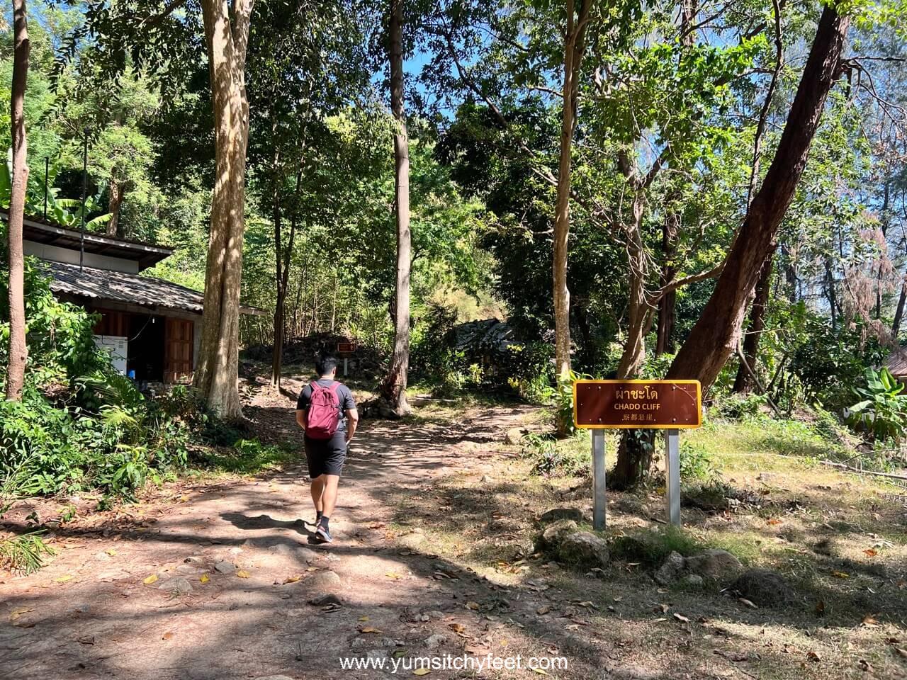 Hiking in Koh Adang 3