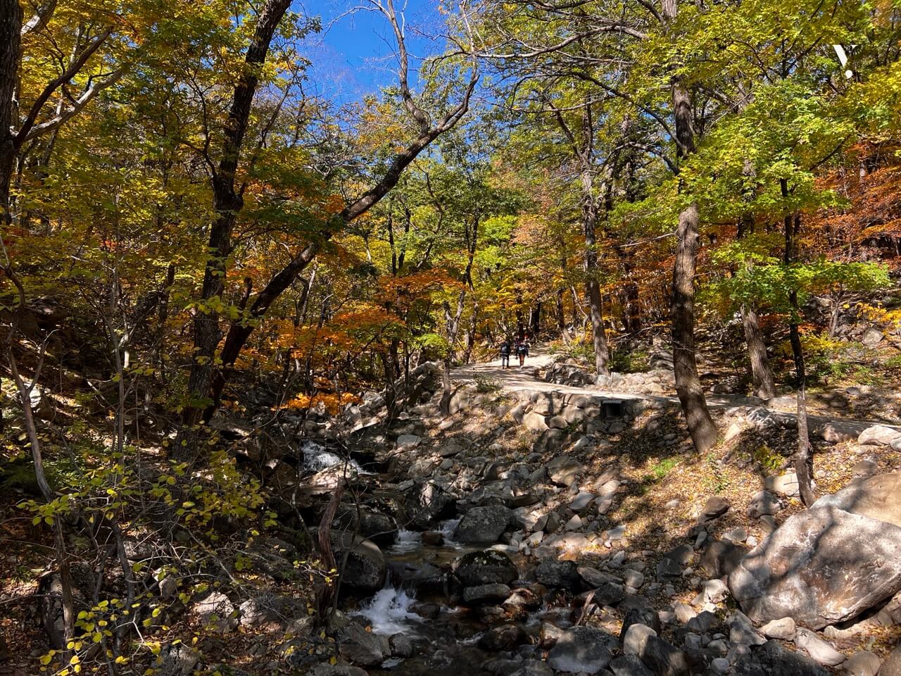 Hiking Ulsanbawi Rock 2